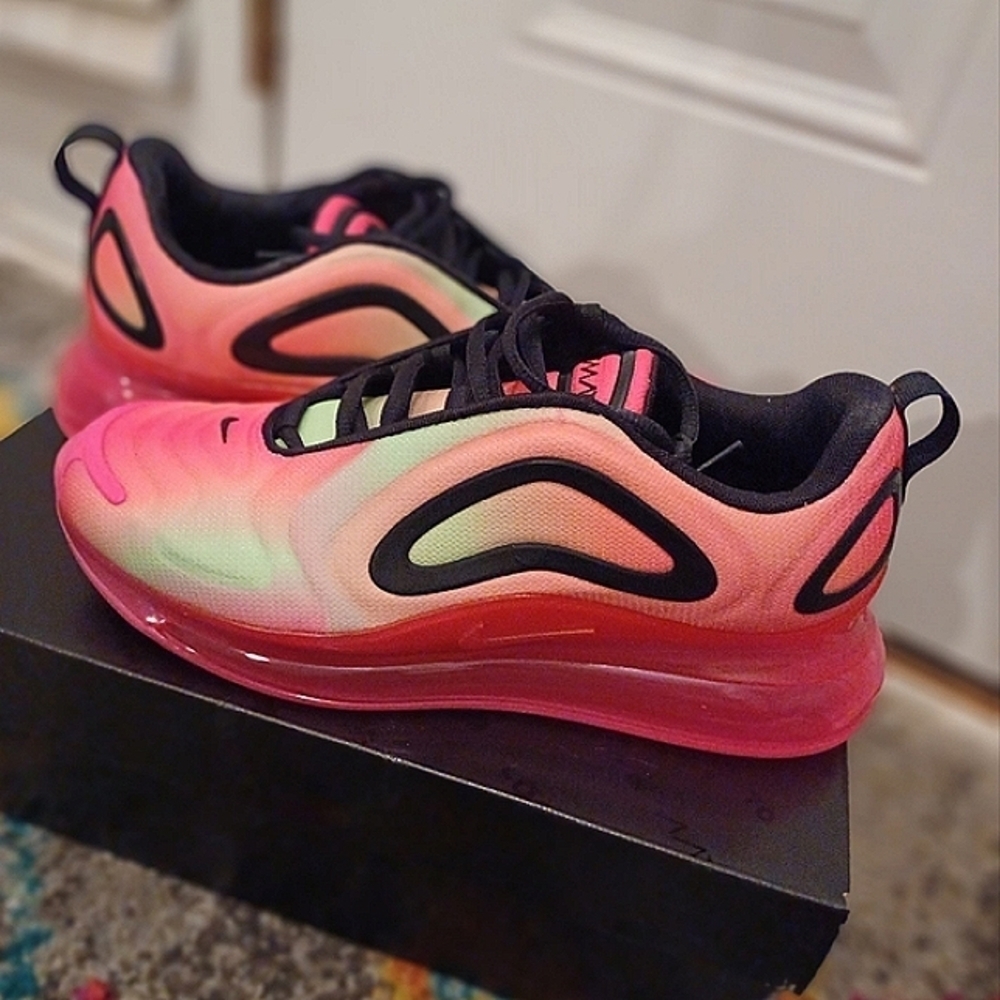 Nike 720 Airmax Pink Blast Atomic Pink